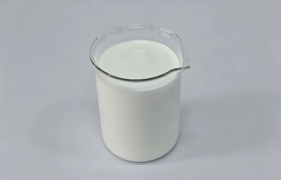 乳白色乳液型消泡剂，液体均匀稳定，流动性佳，抑泡消泡性能好，广泛应用于各类工业生产体系。